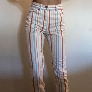 NWOT AMERICAN EAGLE MOM JEANS